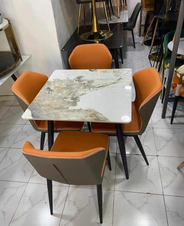 Dinning Table with 4 seater Dinning Table with 4 seater